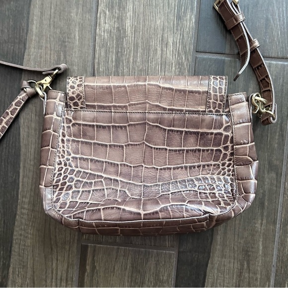 Brahmin Sonny Crocodile Croc Embossed Leather Crossbody Purse in Brown Tan - Picture 5 of 9